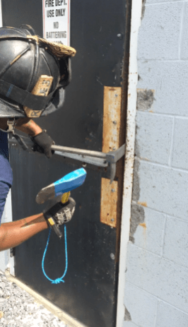 Robert James doing some prelim testing of the SmithIt concept. For tight quarters and zero viz, the SmithIt's hard to beat.